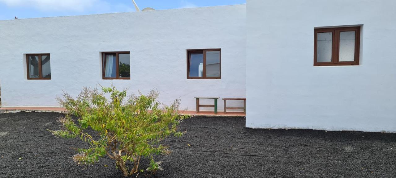 Casa Rural Yeyo En El Crater Del Volcan Tinguaton Екстериор снимка